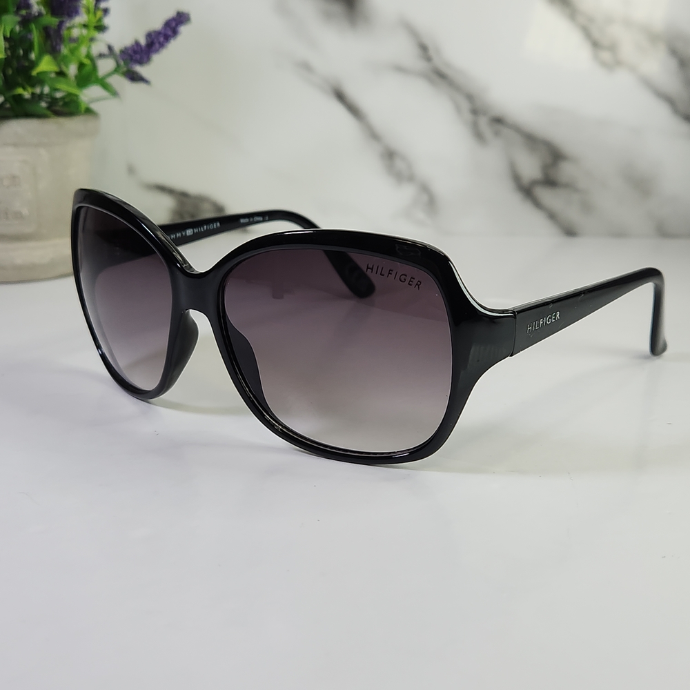 Tommy Hilfiger Women's Black Gradient Lens Sunglasses
